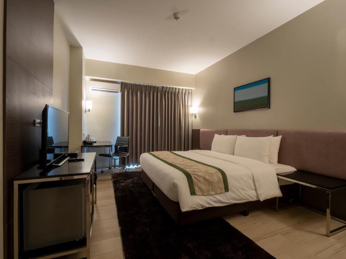 Sequoia Hotel Manila Bay Paranaque City Экстерьер фото